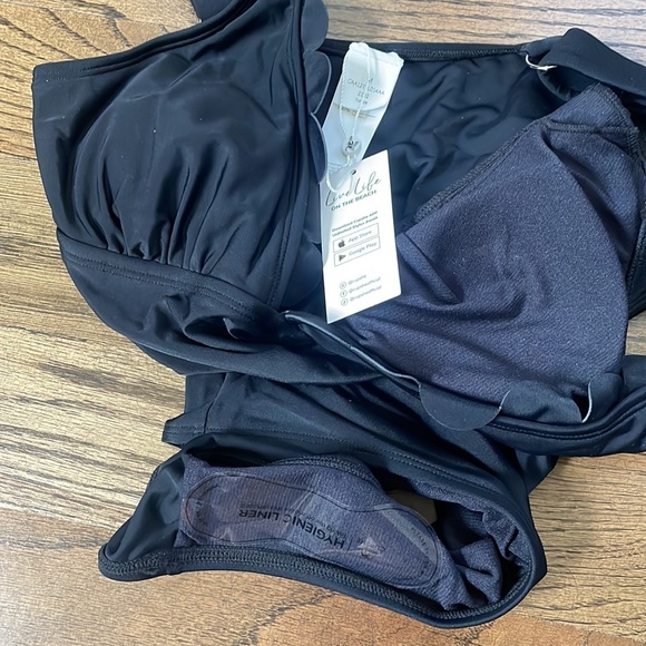 NWT Cupshe Swim Suit - Scalloped V-Neck - Picture 5 of 5